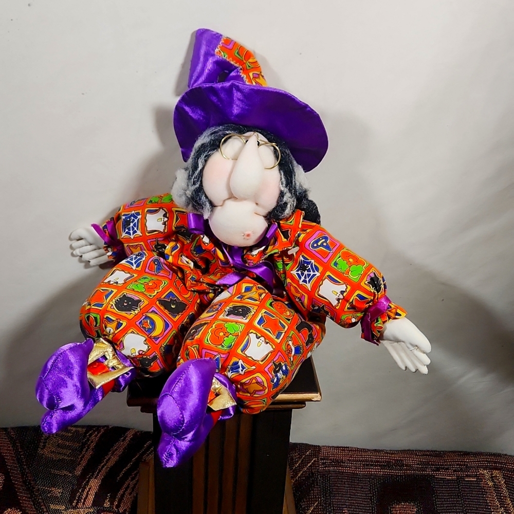 🎃 LITTLE TREASURES Witch Decor